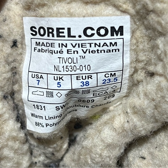 Sorel Black And White Tivoli Winter Boots - Picture 9 of 9